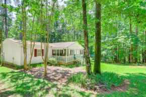 Pet-Friendly Sparta Retreat Boat Dock and Fire Pit!